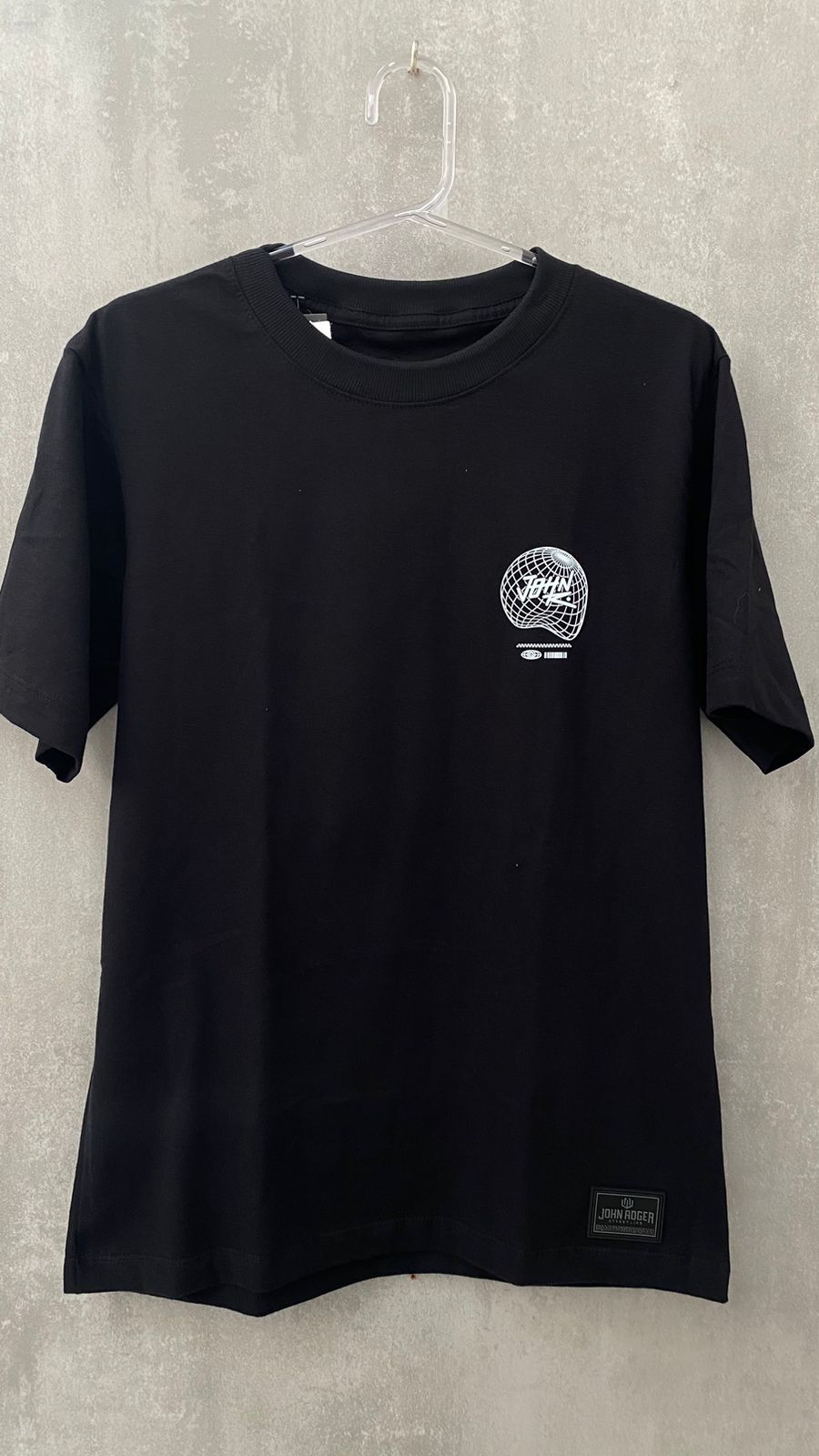 Camiseta John Roger Dimensional Preto