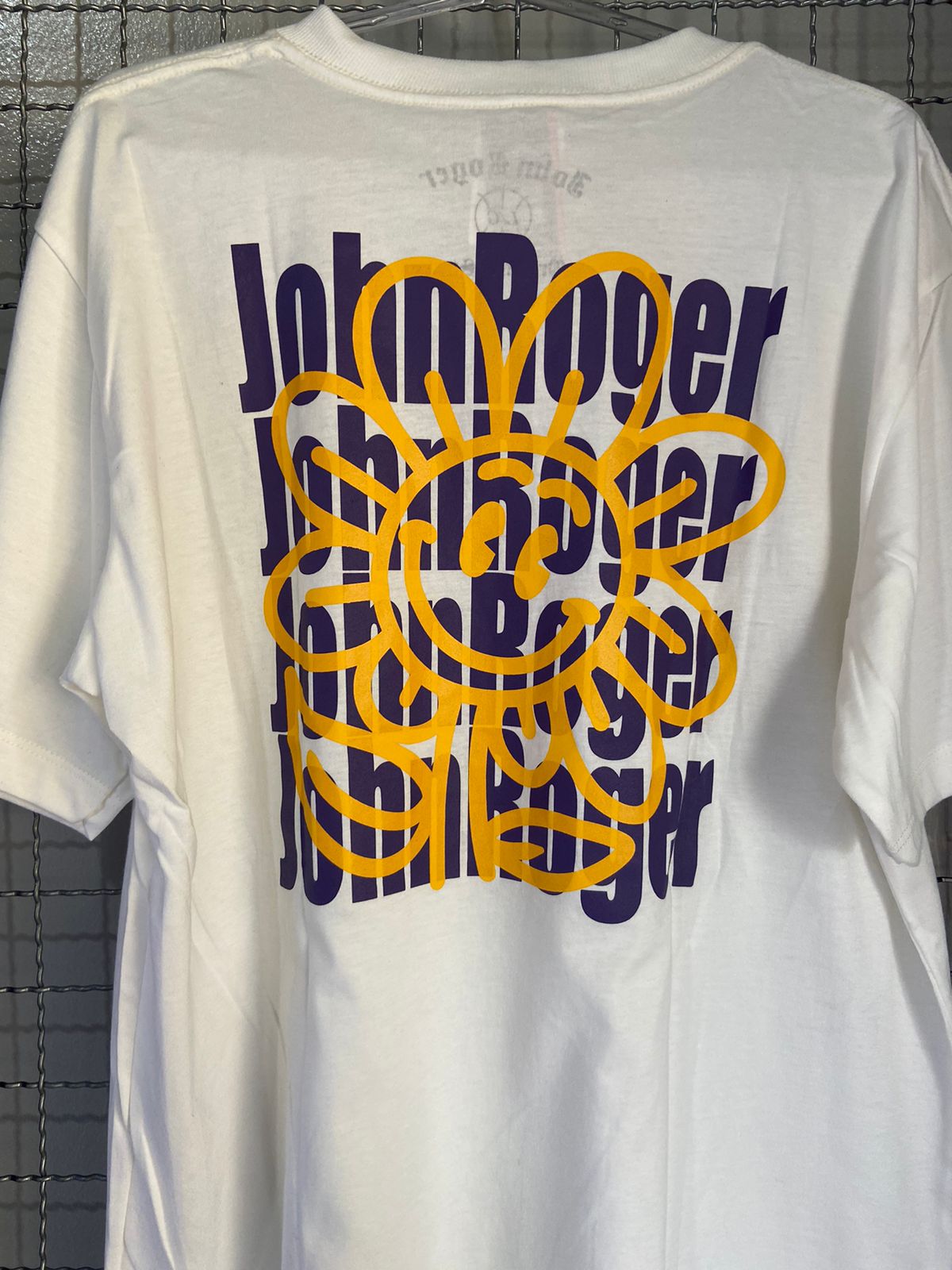 Camiseta John Roger Flowers Branco