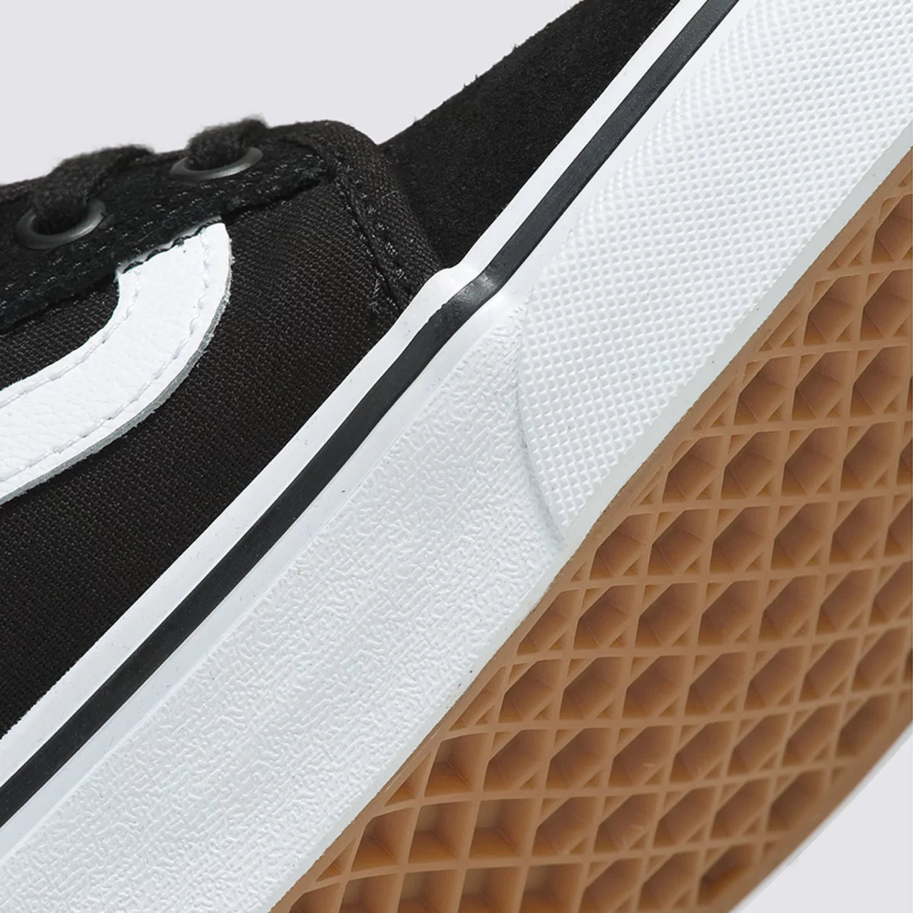 Tenis Vans Chukka Low Sidestripe Preto / Branco