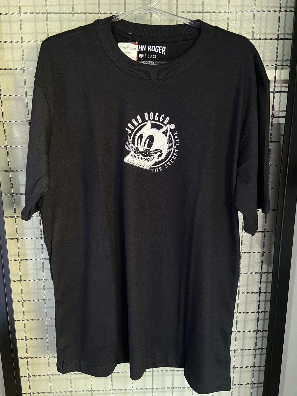 Camiseta John Roger Gato Preto