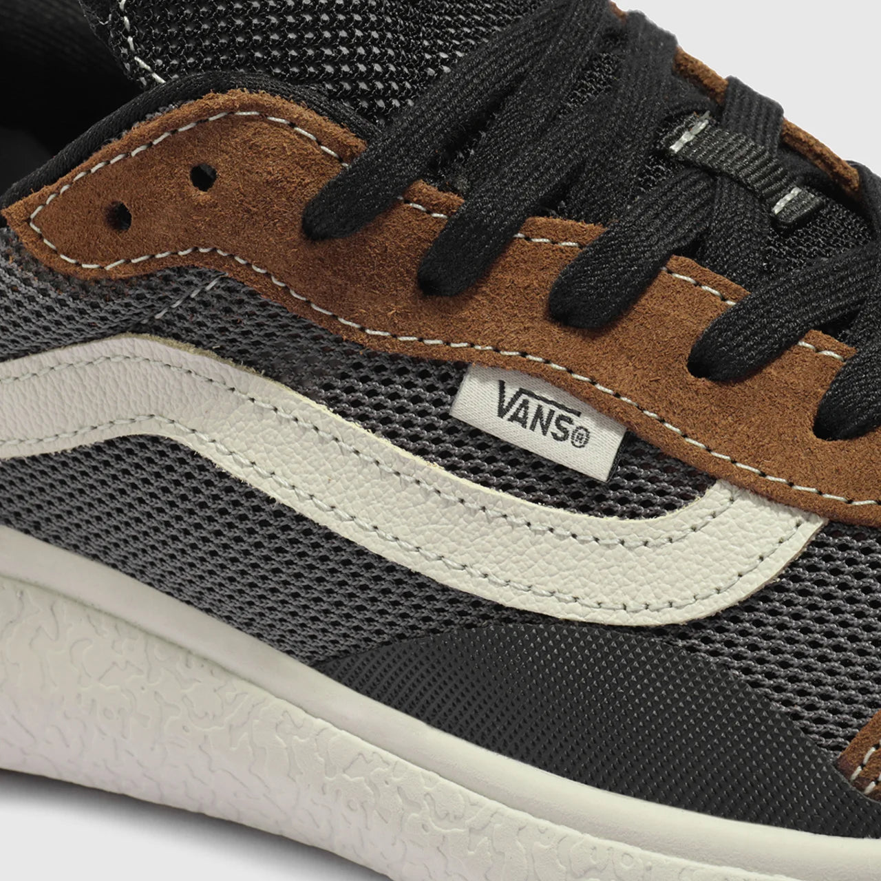 Tenis Vans Ultrarange Exo Se Mte Mesh Brown Multi