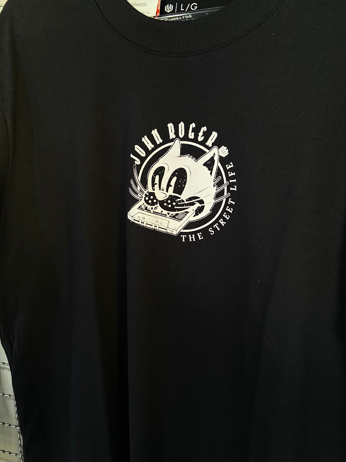 Camiseta John Roger Gato Preto