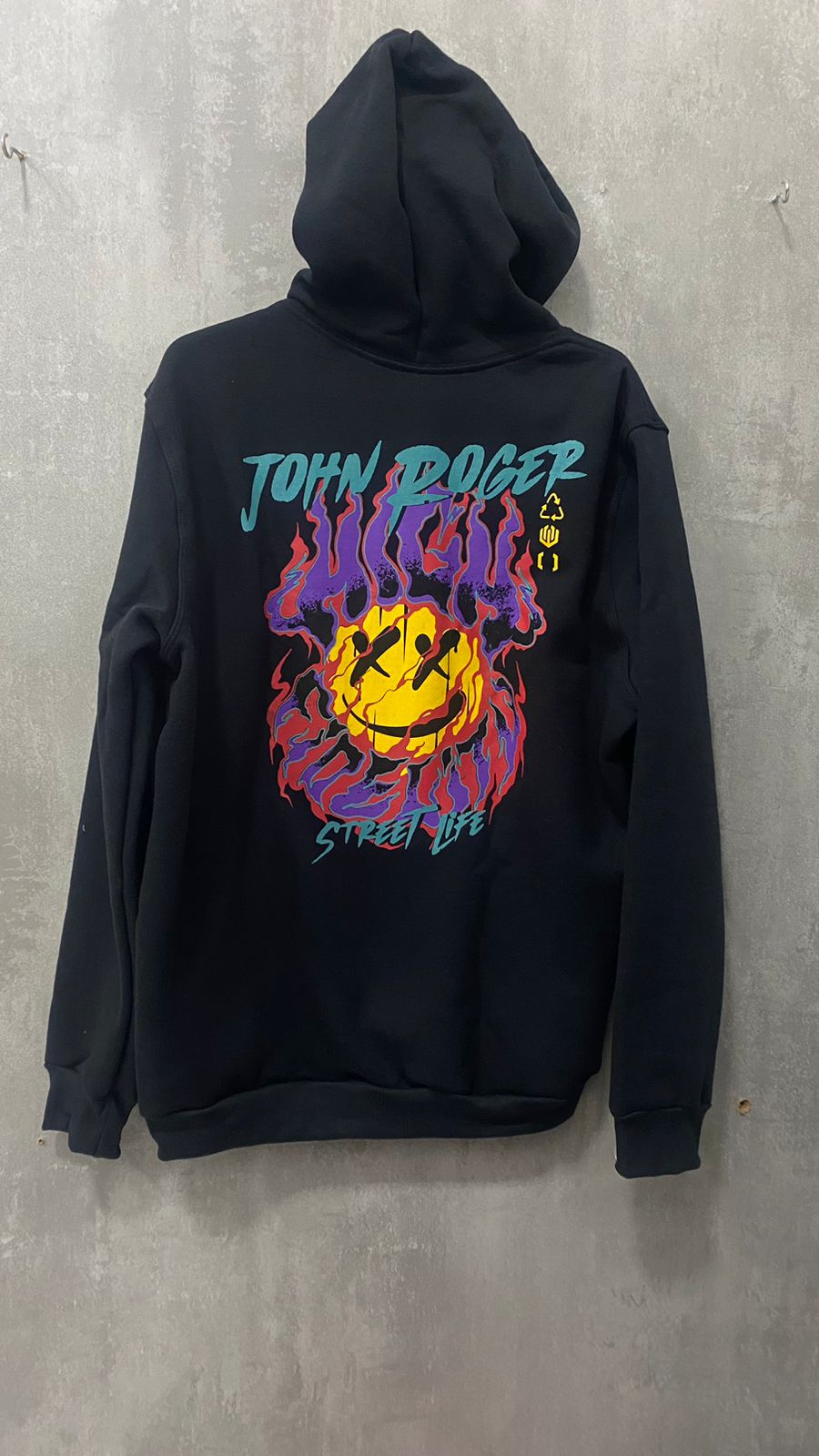 Moletom John Roger Flamed Smiley Preto